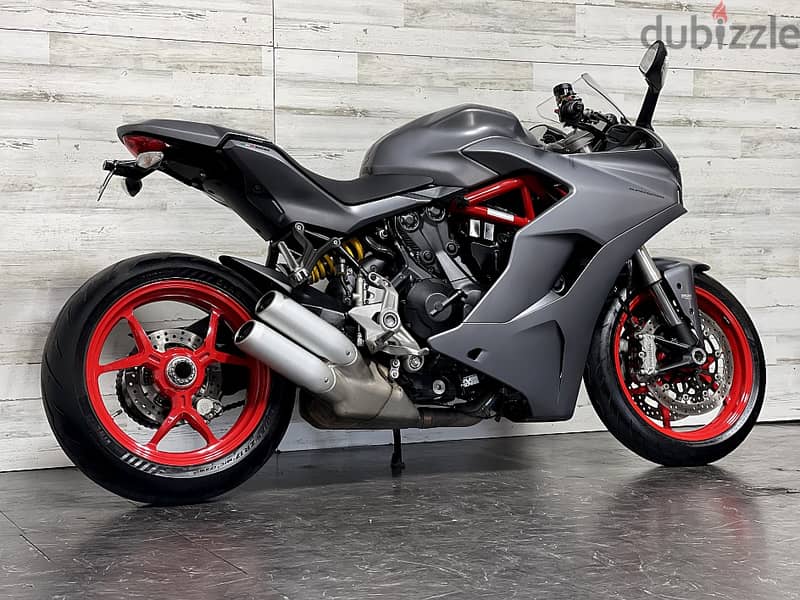 2020. Ducati Supersport  +974 66574363 1