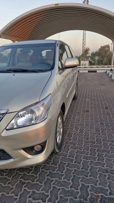 Toyota Innova 2012