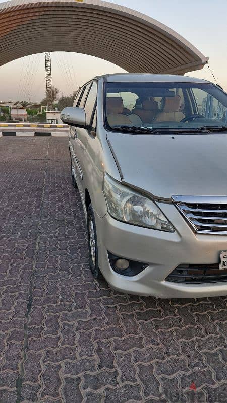 Toyota Innova 2012 1