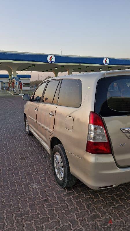 Toyota Innova 2012 4