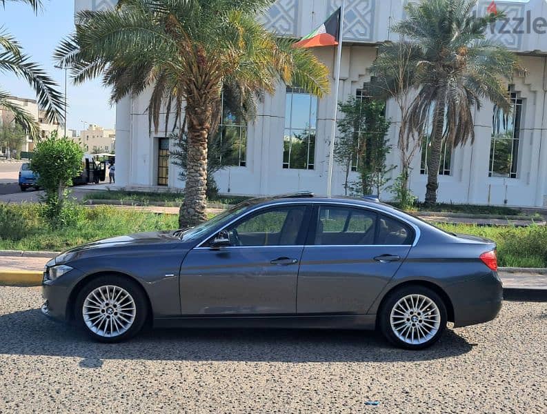 BMW 320i - 2013 Grey 2