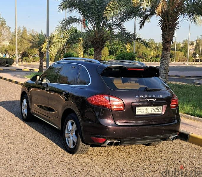 Porsche Cayenne S - 2012 3