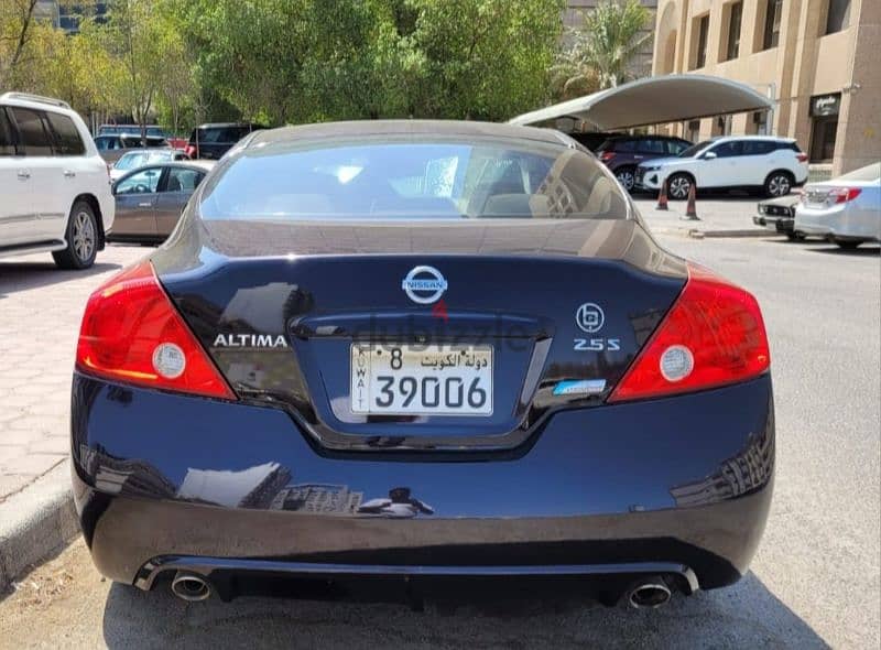 Nissan Altima 2010 1