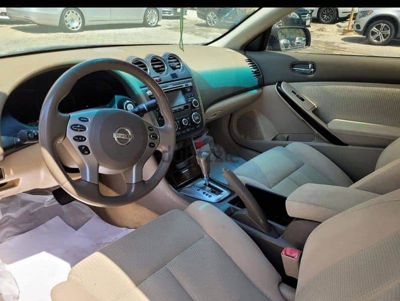 Nissan Altima 2010 4