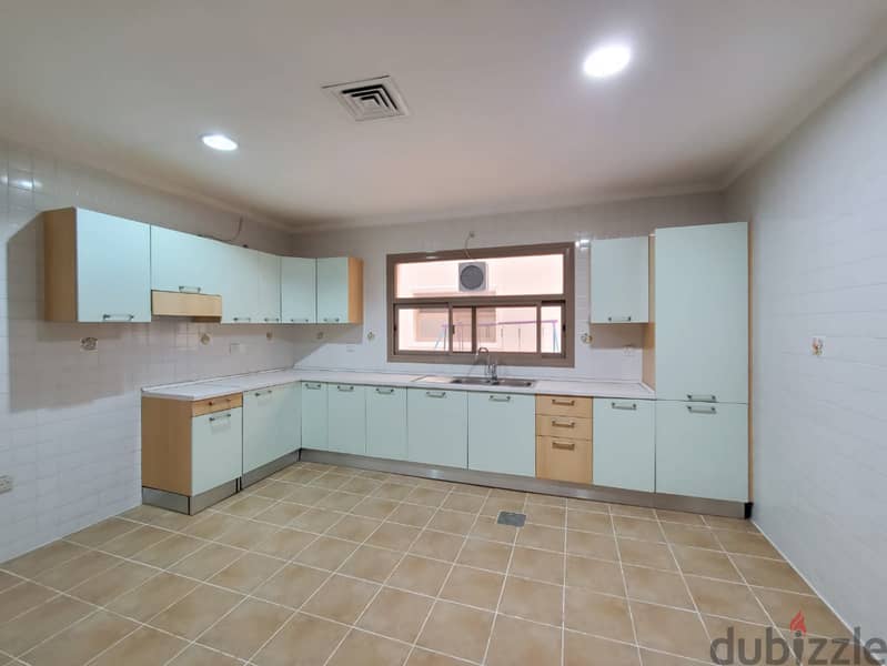 Salwa – Spacious, Four Bedroom Apartment W/pool 5