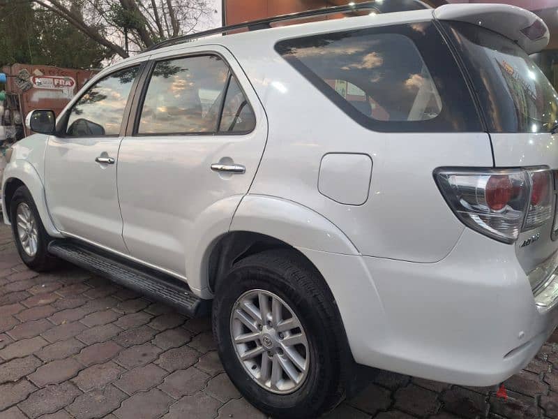 Toyota Fortuner 2013 FAMILY USED URGENT SALE  7. SEATS 3