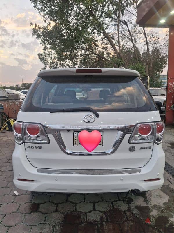 Toyota Fortuner 2013 FAMILY USED URGENT SALE  7. SEATS 4