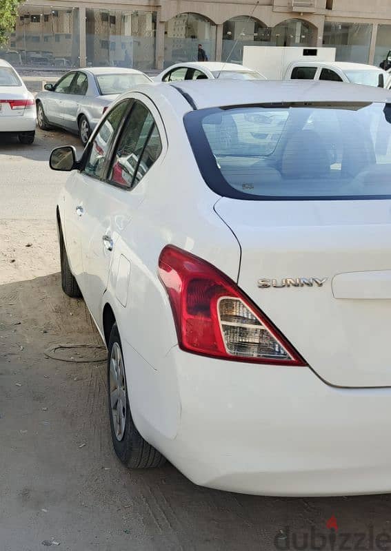 Nissan Sunny 2014 White 3