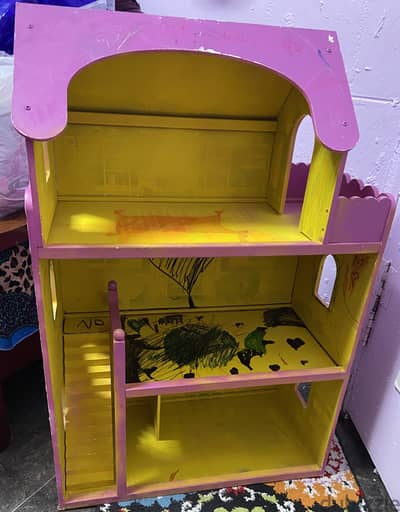 Doll house for sale