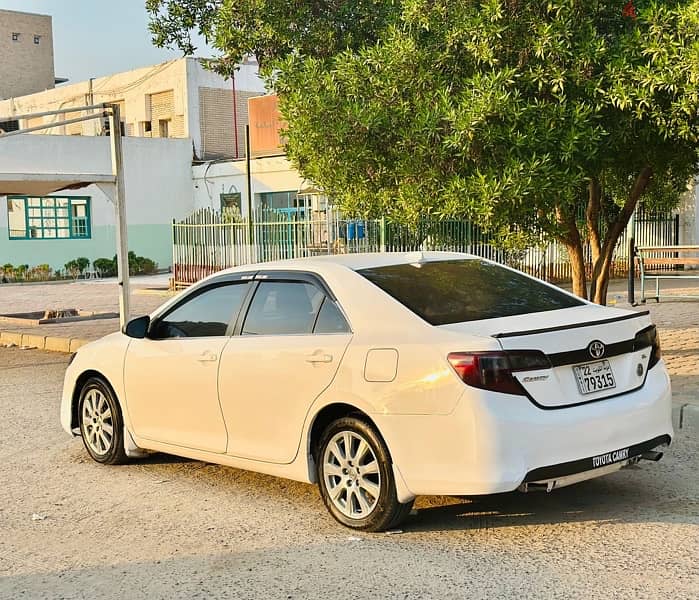 Toyota Camry 2014 4