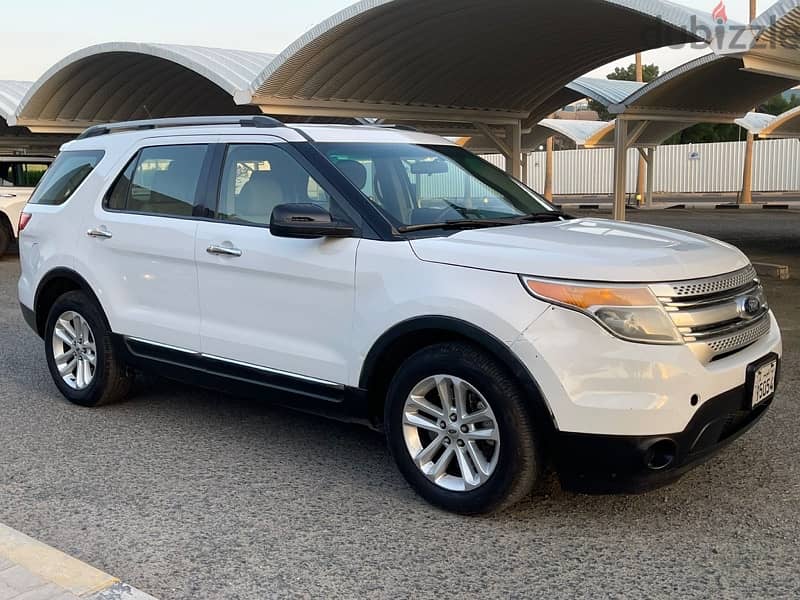 For sale   2013 Ford Explorer jeep 2