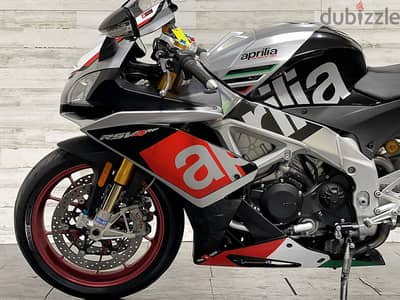 2016 Aprilia RSV4 RF Factory +974 66574363