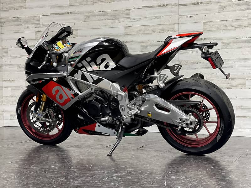 2016 Aprilia RSV4 RF Factory +974 66574363 1