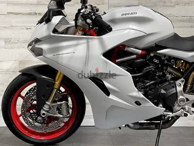 2017 Ducati Supersports +974 66574363