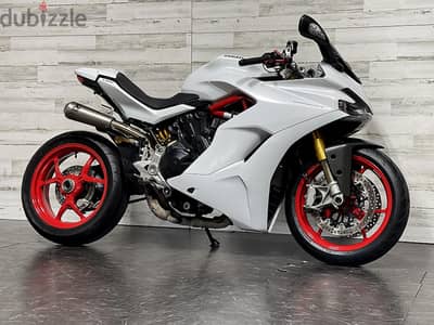 2017 Ducati Supersports +974 66574363