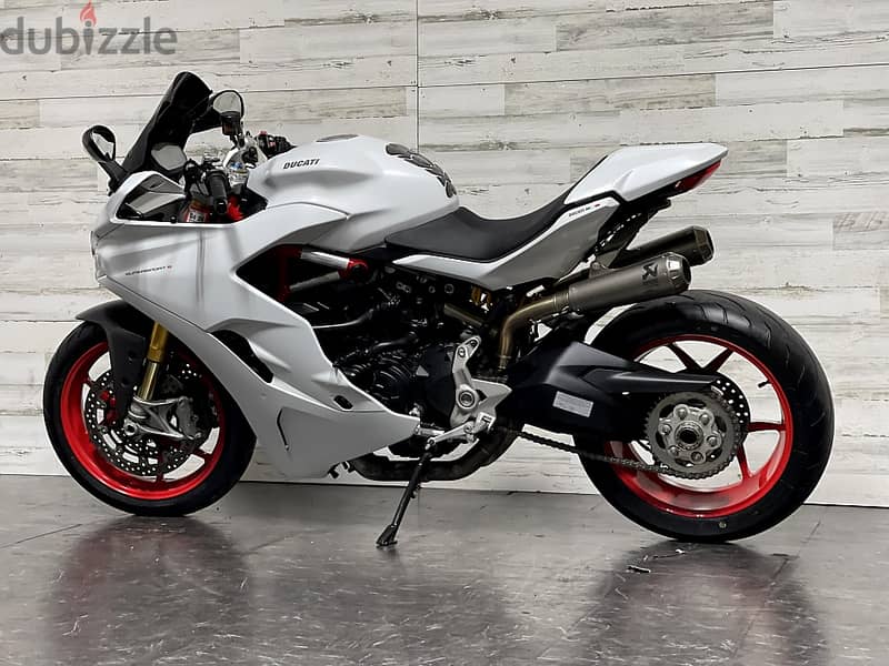 2017 Ducati Supersports +974 66574363 1