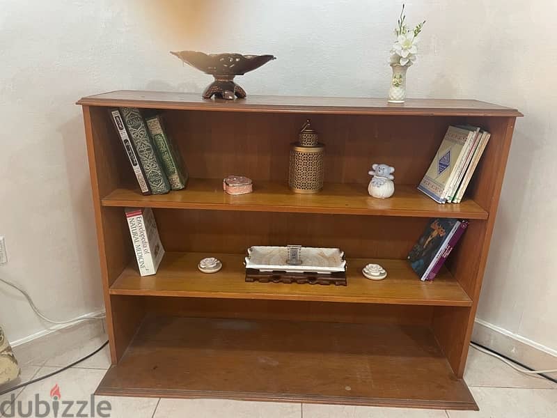 book cabinet خزانة كتب 1