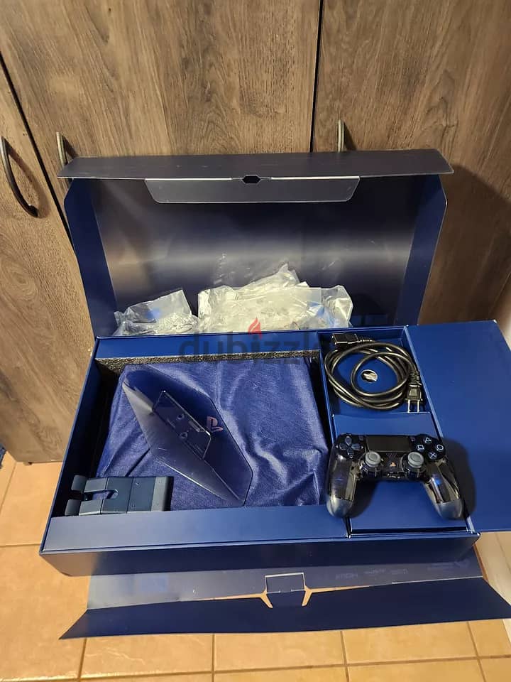 Brand new Sony PlayStation 4 PS4 Pro 2TB Limited Edition . 3