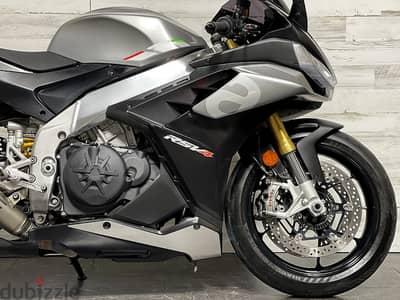 2021 Aprilia RSV4 (+971 52 300 8603)