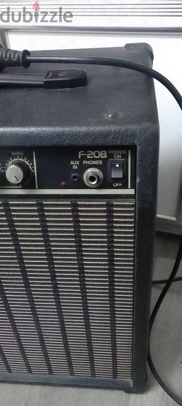 yamaha bass guitar amp . 5