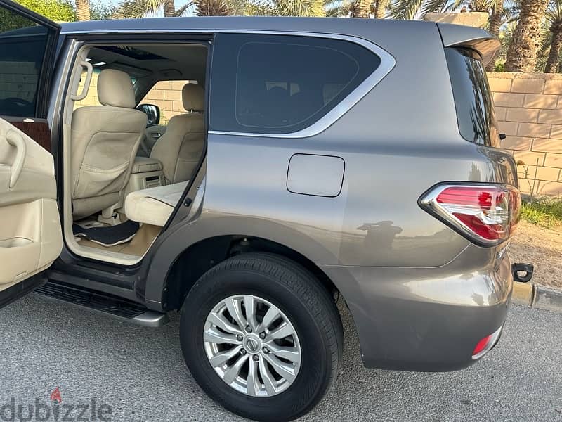 NISSAN PATROL 2015 V8 FULL OPTION SUNROOF 8