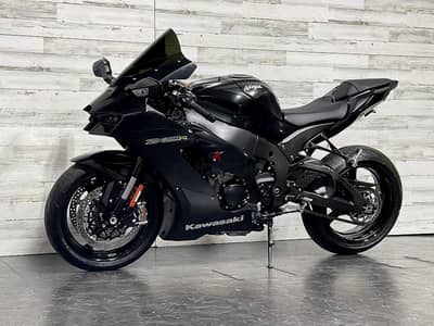 2021 Kawasaki Ninja ZX-10R  (+97466574363)