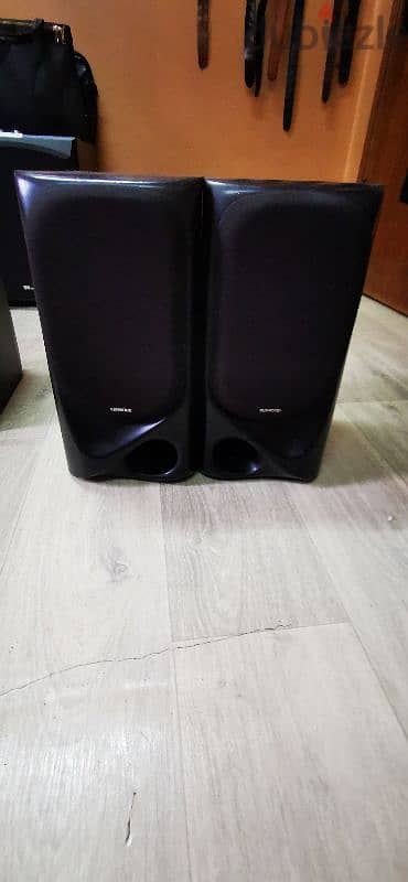 KenWood shel speaker 6 omd L an  R 5