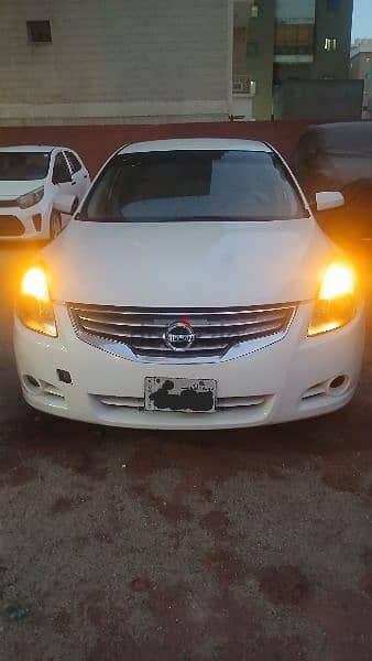 Nissan Altima 2011 1