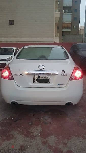 Nissan Altima 2011 4