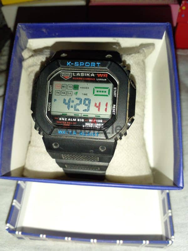 Watches in good condition 16