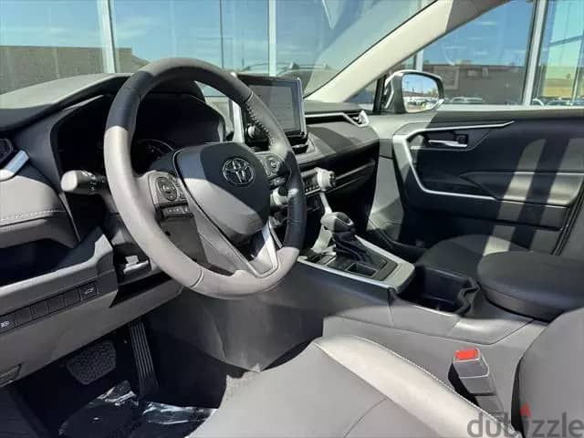 Toyota Rav 4 XLE 2023 3