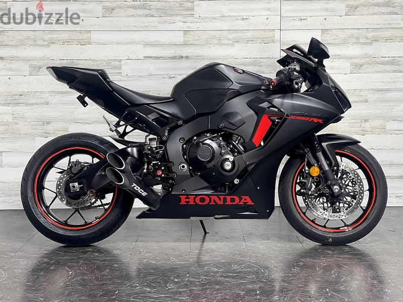 2017 honda CBR 1000RR (+971561943867) 1