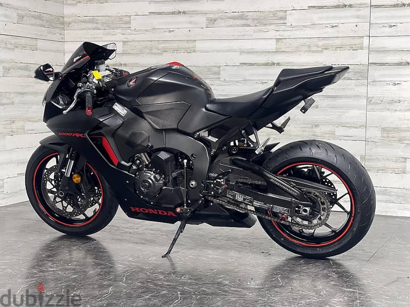 2017 honda CBR 1000RR (+971561943867) 2