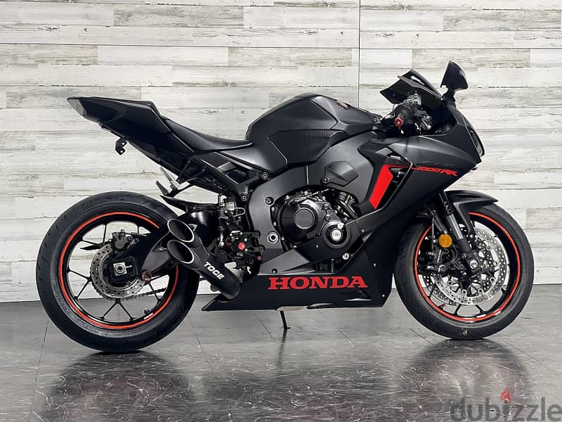 2017 honda CBR 1000RR (+971561943867) 3