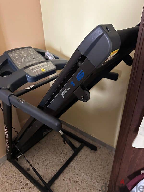 TREADMILL AND CROSS TRAINER BIKE 2