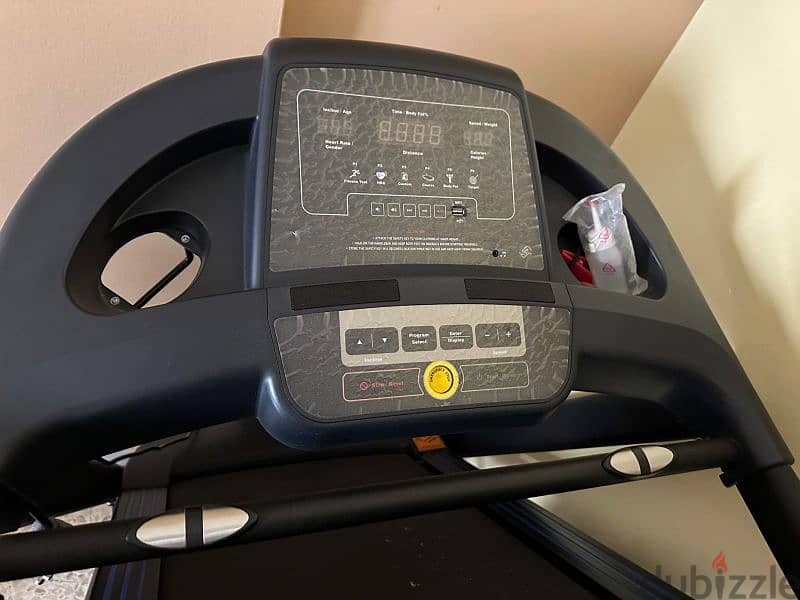 TREADMILL AND CROSS TRAINER BIKE 5