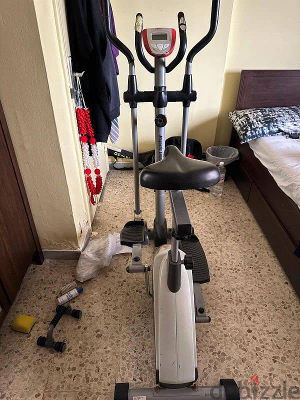 TREADMILL AND CROSS TRAINER BIKE 6