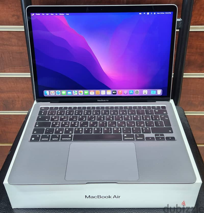 للبيع ماك بوك برو MacBook  AIR M1 2020/13 INCH/256 GB SSD/16 GB RAM 0