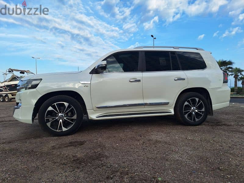 Toyota Land Cruiser 2014 VXR Full Option 2