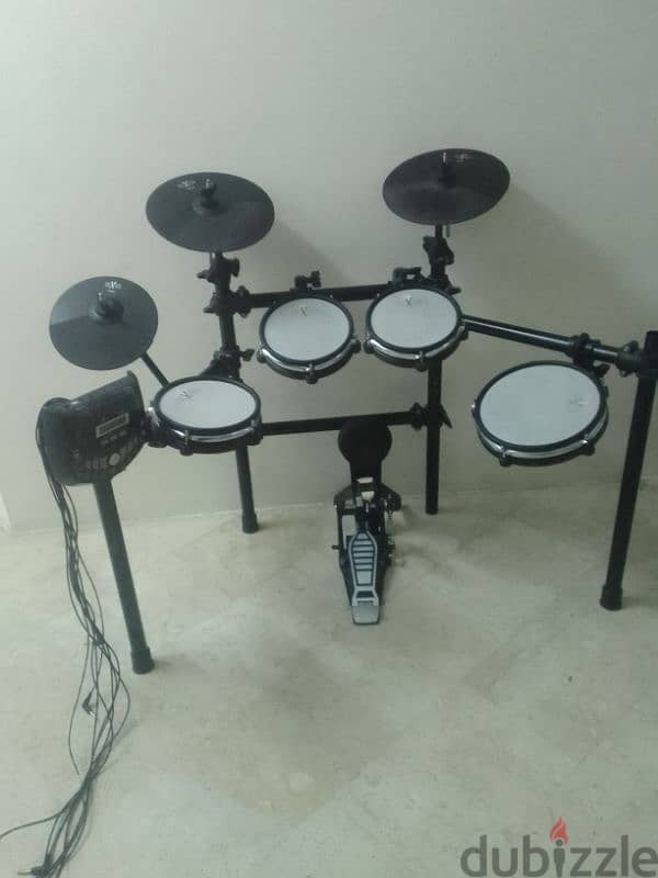 electric drum set. 4