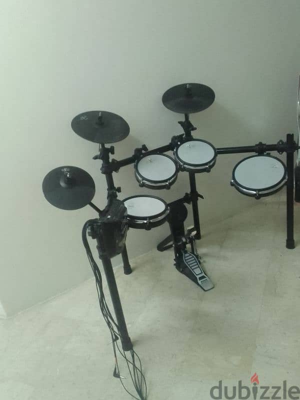 electric drum set. 7