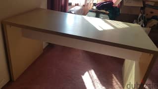 Desk (table) 0