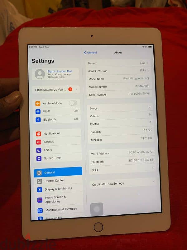 Apple iPad 6  generation 32 GB 3