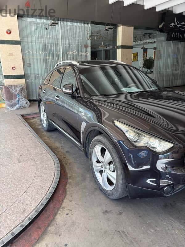 Infiniti FX45/FX35 2011 2