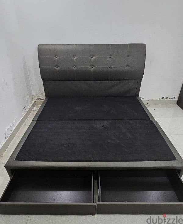 bed with drawers and in good condition 0