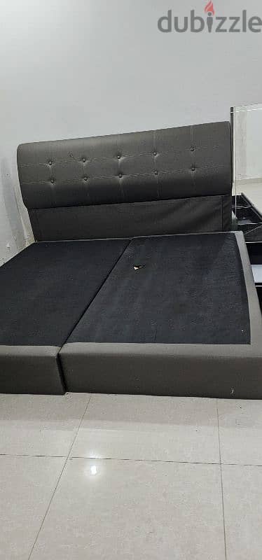 bed with drawers and in good condition 2