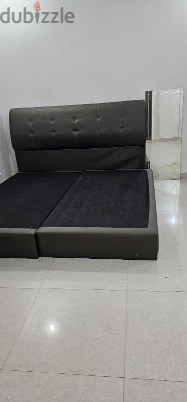 bed with drawers and in good condition 4