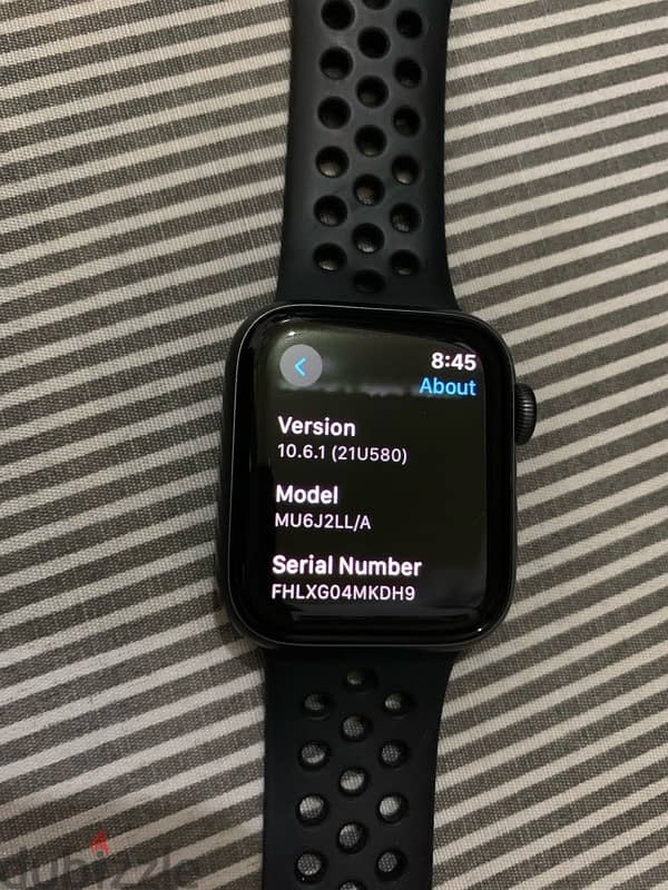 apple  watch series 4 nike 44mm 3