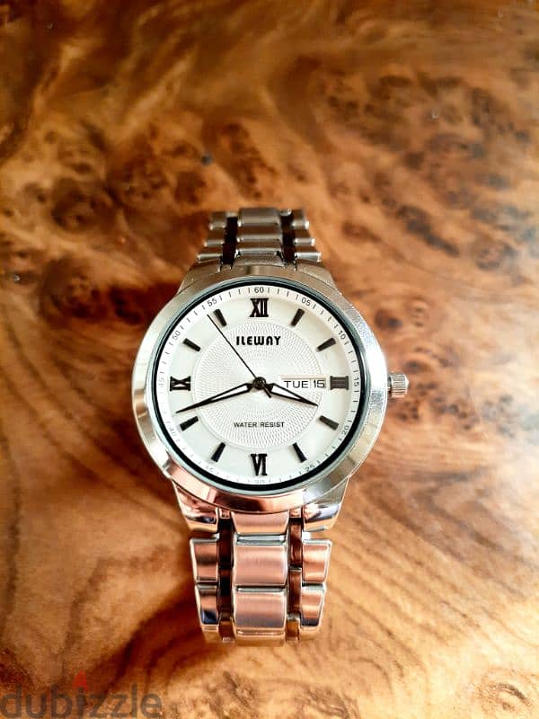 ساعة ماركة ilway الانيقة والمريحه للعين  Iiway watch, elegant 1