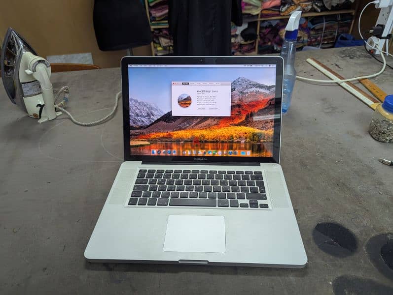 MacBook pro 15 inch core i7 0